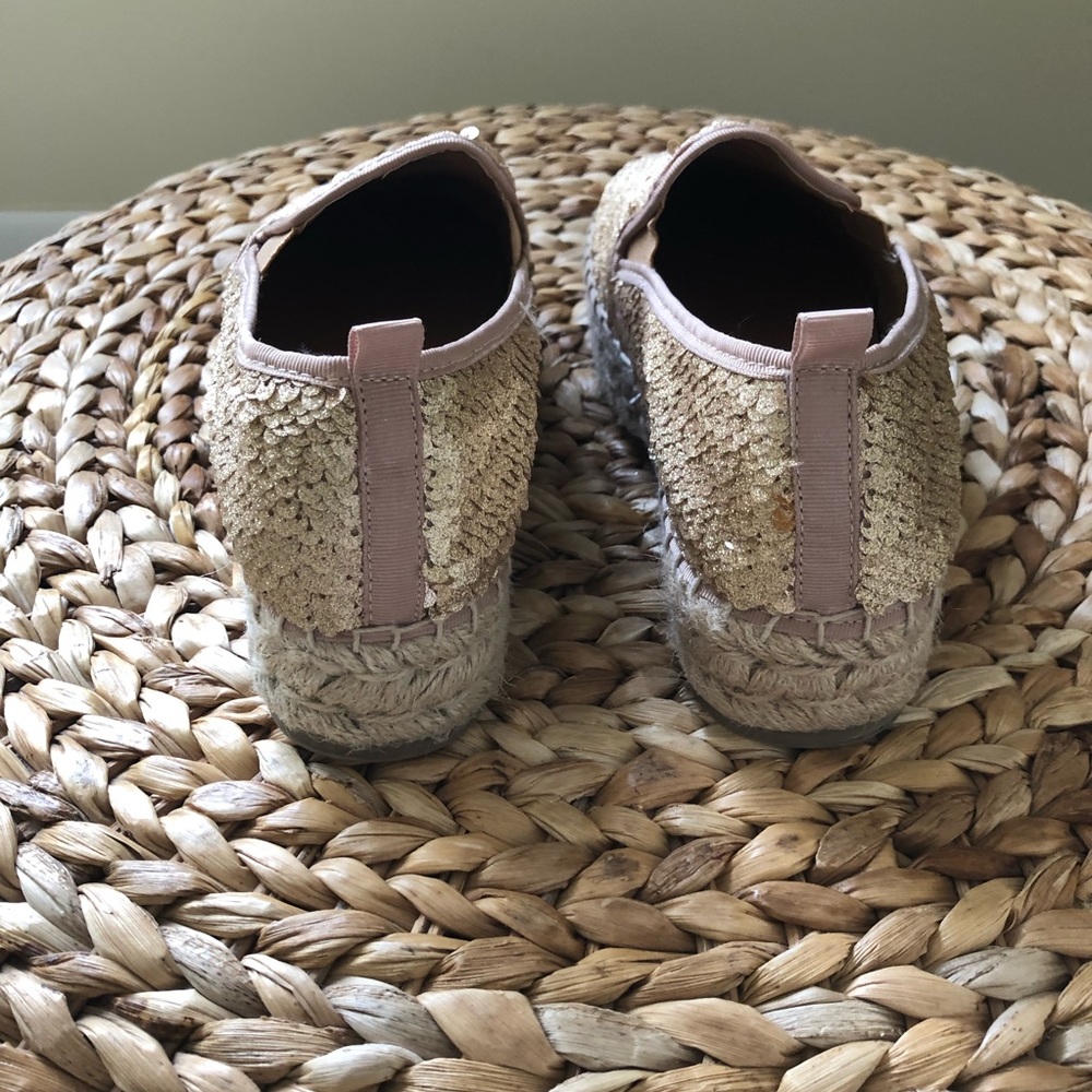 STEVE MADDEN SLIP ON. - Picture 4 of 8